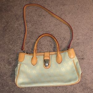 Dooney & bourke purse